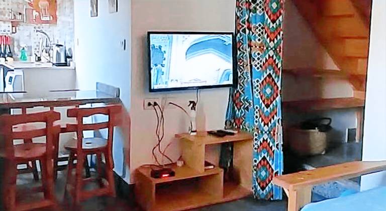 Serviced apartment with terrace, jacuzzi & yard — photo 3
