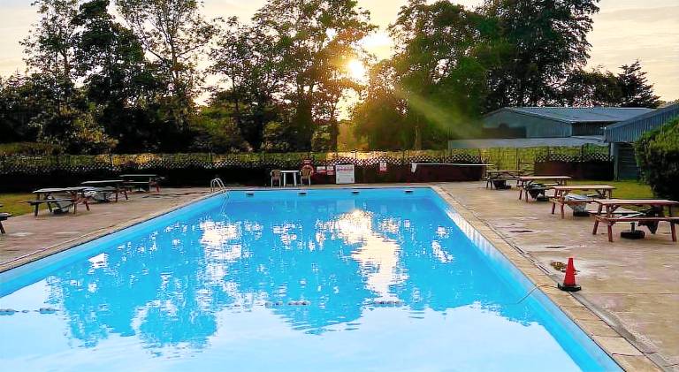 Holiday apartment with pool — photo 5