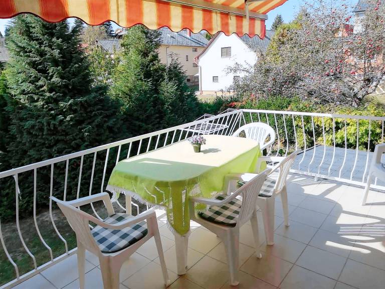 Lovely apartment with yard, grill & patio | Pet-friendly — photo 2