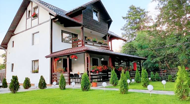 Vacation home with garden, BBQ & patio in Brasov