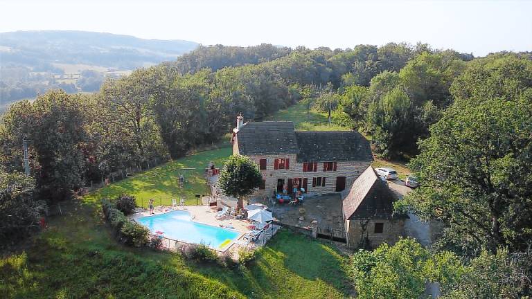 Gite with barbecue, private pool & garden — photo 2