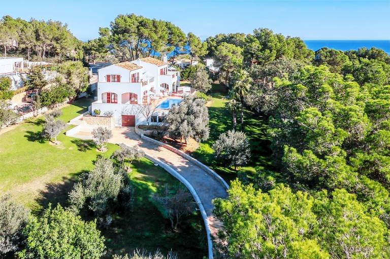 Villa 'Font de Sa Cala' with Sea View, Wi-Fi and Air Conditioning in Capdepera
