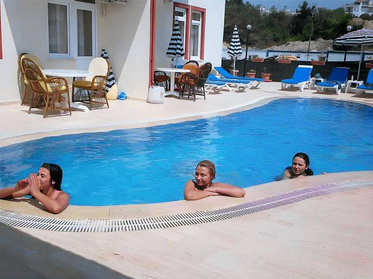Serviced apartment with pool, terrace & barbecue — photo 5