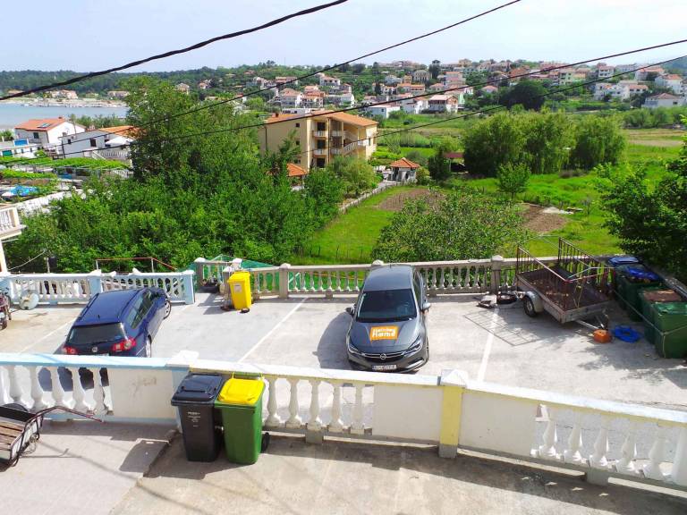 Apartment with barbeque — photo 3