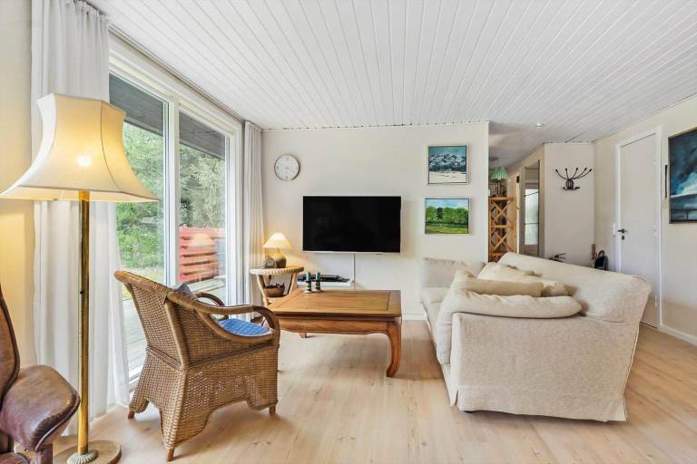 Vacation home with terrace, garden & BBQ — photo 4