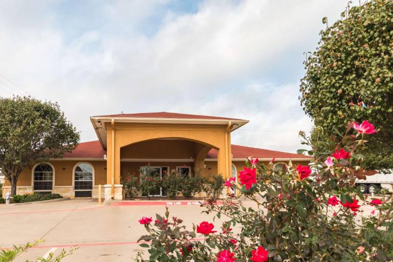 Motel 6 Alvarado, TX — photo 4