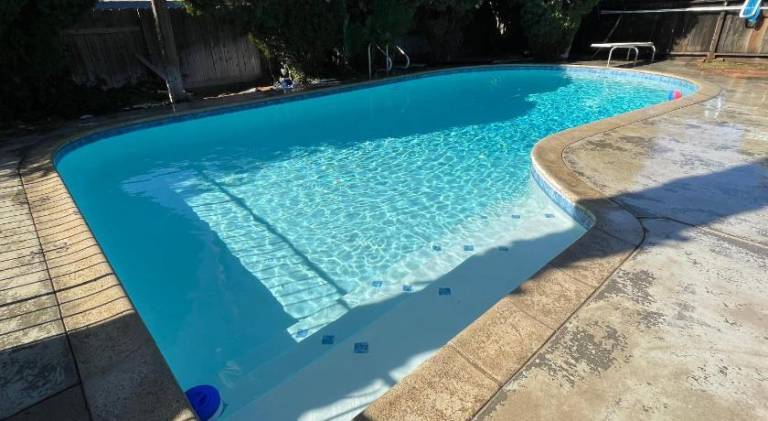 Vacation home with private pool, barbecue & garden — photo 3