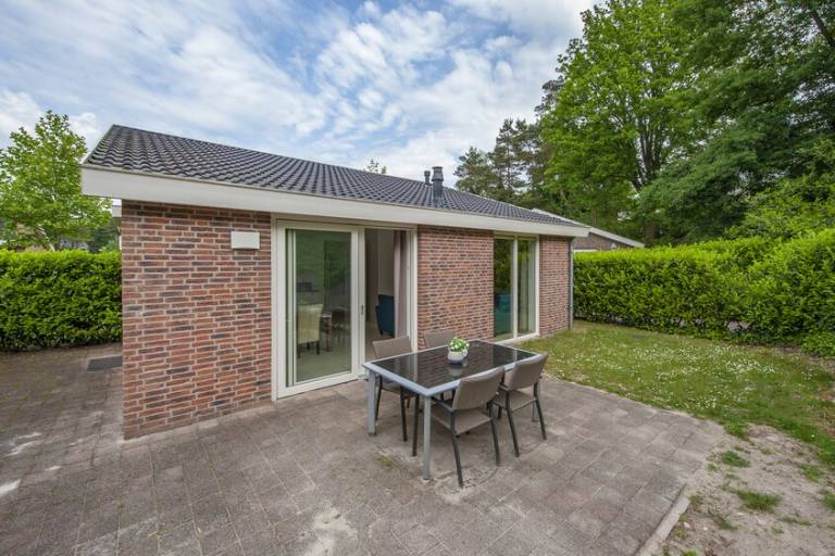 Villa with heated pool, garden & patio — photo 2