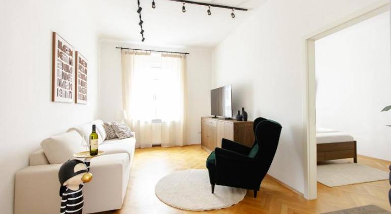 Holiday apartment with patio | Close to Murinsel | Pets allowed in Graz