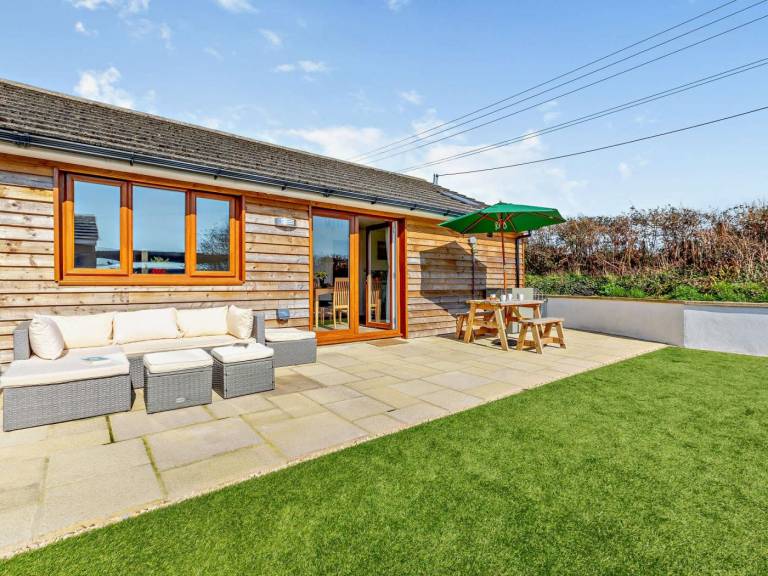 2 Bed in Axminster oc 89471