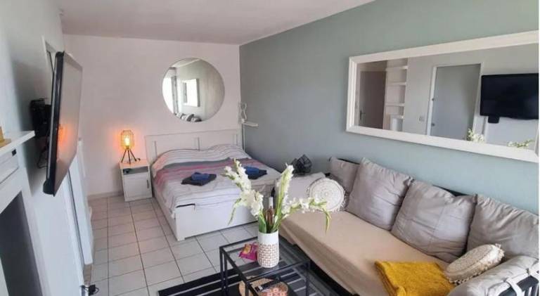 Holiday apartment with pool — photo 2