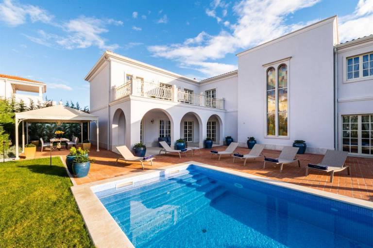 Villa with private pool, patio & yard | Pool view in Tar-Vabriga