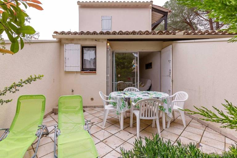Charming holiday apartment with yard & patio | Pets allowed — photo 5