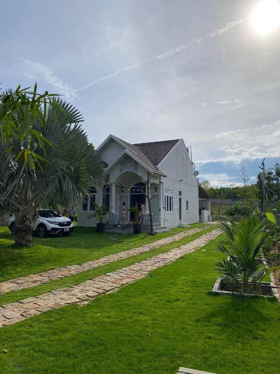 Big villa with barbeque, patio & garden | Perfect for remote work | Dogs allowed in Phan Thiet