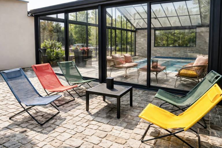 Vacation home with barbeque, patio & private pool in Mayenne