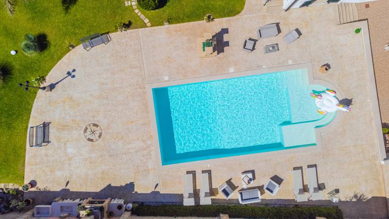 Villa with private pool, grill & garden | Pool view — photo 2