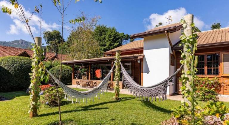 House with 4 rooms for 12 persons in Monte Verde