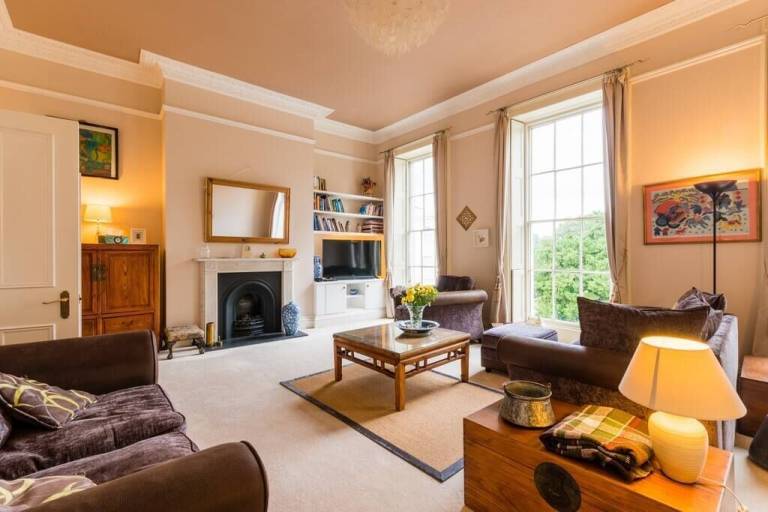 Apartment Cheltenham