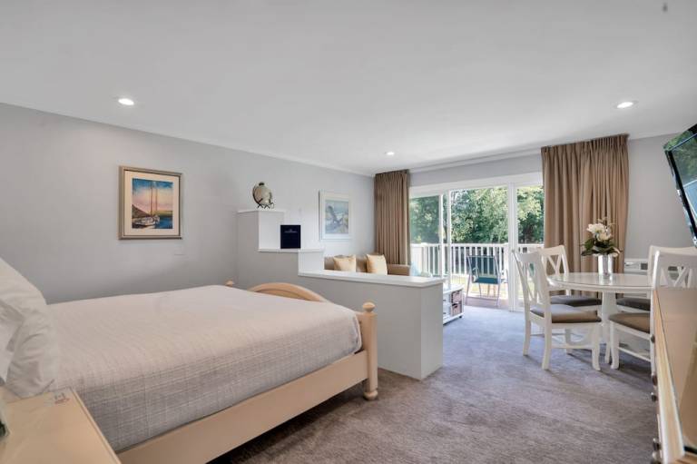 East Hampton House Resort