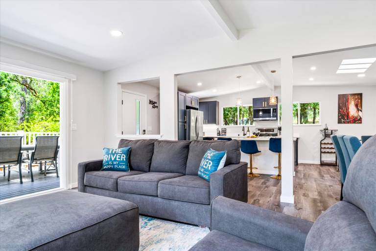 Family-friendly vacation home with jacuzzi | Pets allowed — photo 4
