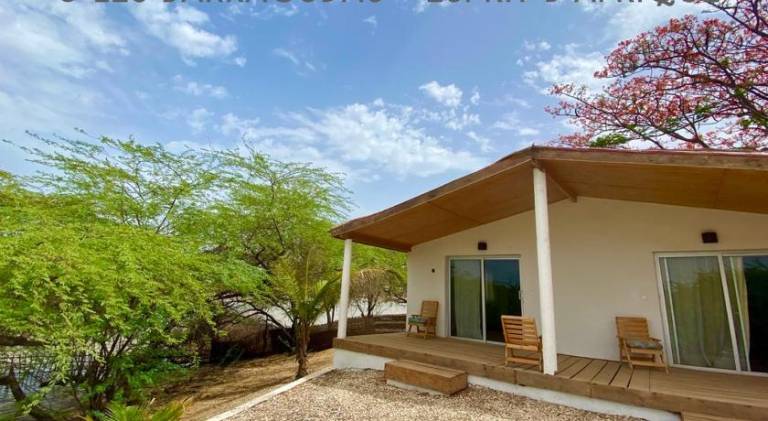 Lodge with terrace, pool & garden — photo 4