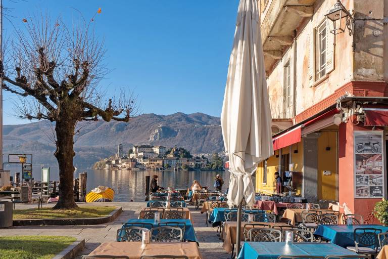 Holiday apartment with patio | City view in Orta San Giulio