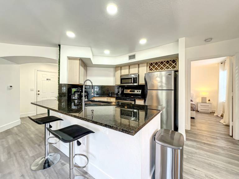 Family-friendly charming condo with private pool & garden | Dogs allowed — photo 5
