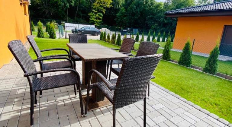 House with barbeque, yard & patio — photo 4
