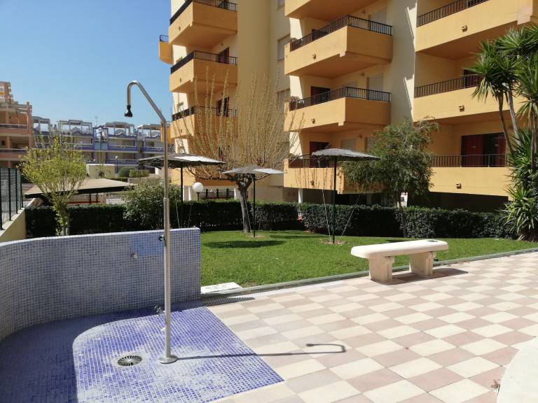 Child-friendly charming rental apartment with patio, yard & pool | Mountain view | Close to the beach | Pet-friendly — photo 5