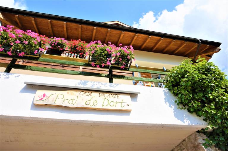 Family-oriented holiday apartment with patio | City view | Beach nearby | Pets are welcome — photo 3
