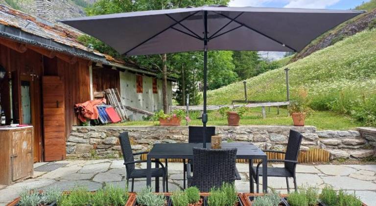 House with yard, patio & barbecue — photo 5