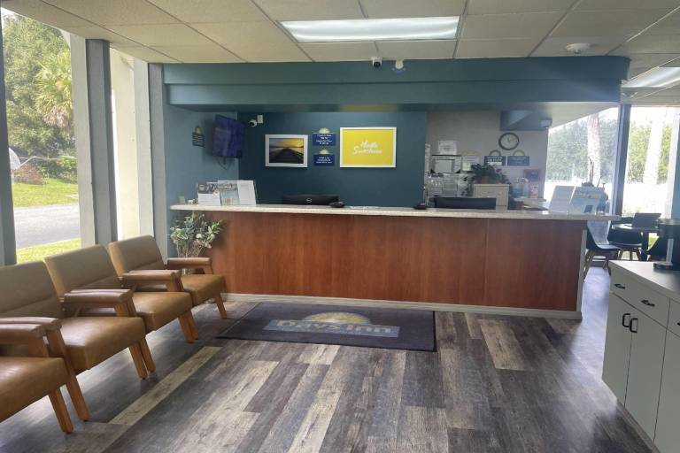 Days Inn by Wyndham Ocala North — photo 4