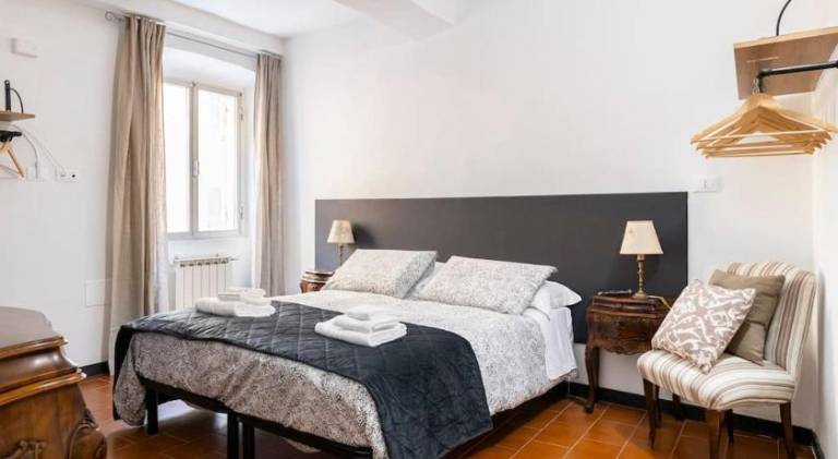 Holiday apartment with 2 rooms for 6 persons in Genoa