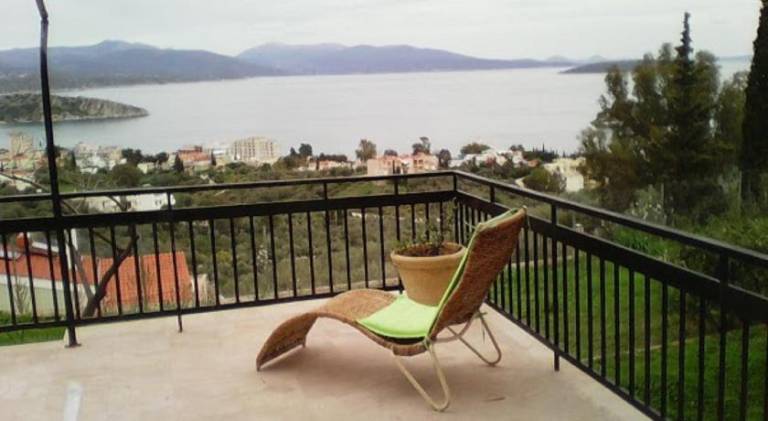 Ample vacation home with patio, BBQ & garden | Good for workation | Pet-friendly — photo 4