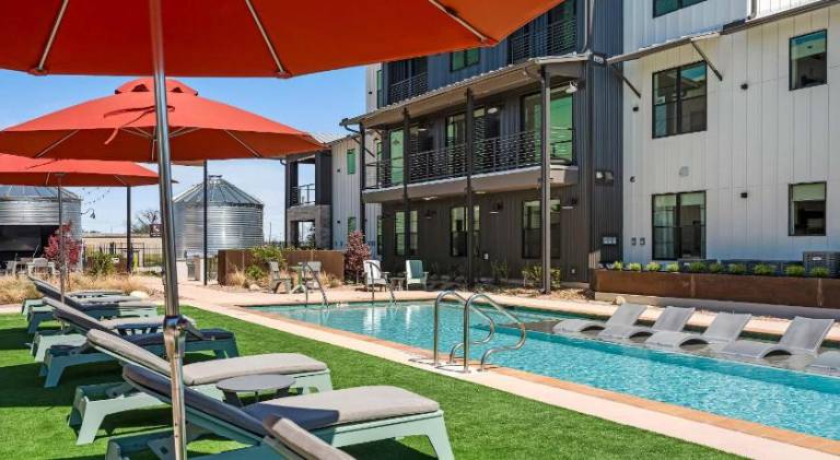 Holiday apartment with pool in New Braunfels, TX