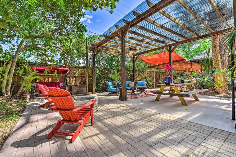 Oasis w 2 Stand Alone Casitas & Outdoor Bath