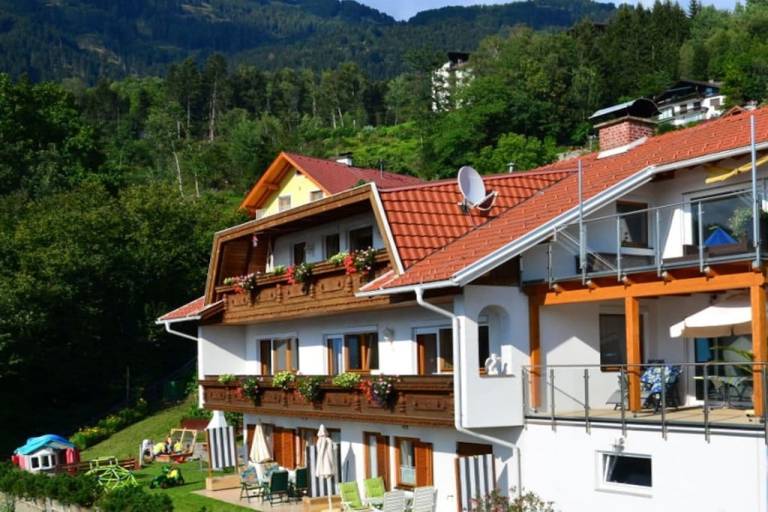 Ferienhaus mit Hund in Millstatt, Millstätter See für max. 4 Personen Ferienhaus mit Hund in Millstatt, Millstätter See für max. 4 Personen