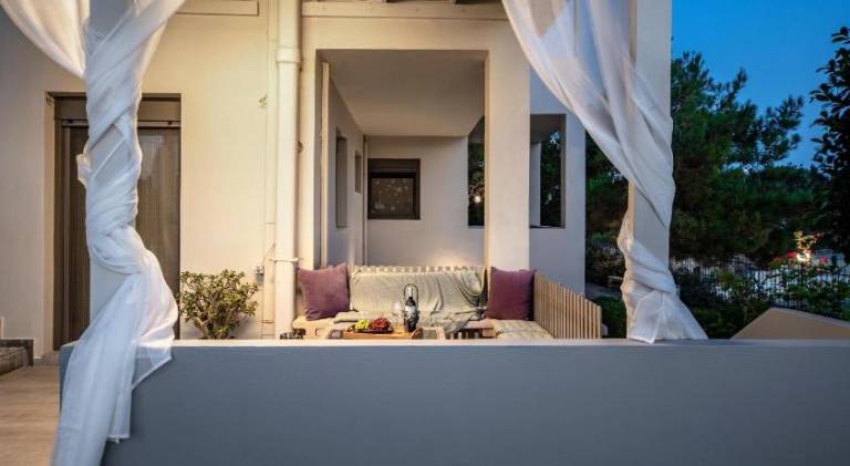 Holiday apartment with grill, garden & private pool — photo 3