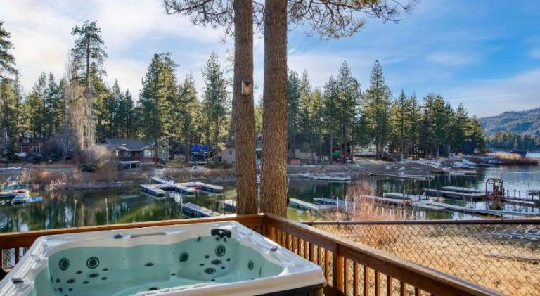 Lakefront w Private Dock Hot Tub Large Deck Views Lakeside on Lagunita — photo 3