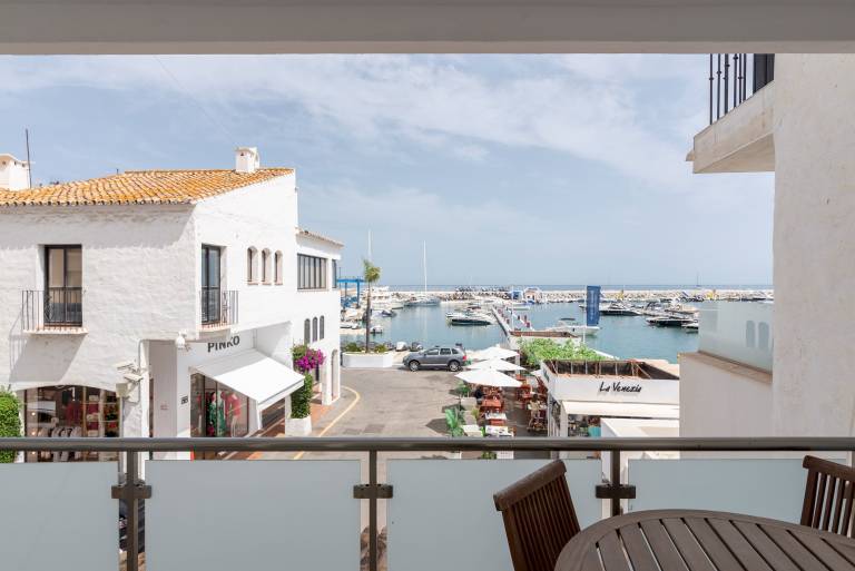 Apartment with terrace & fast internet | Beach view — photo 2
