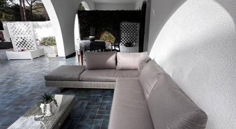Vacation home with barbeque & yard — photo 3