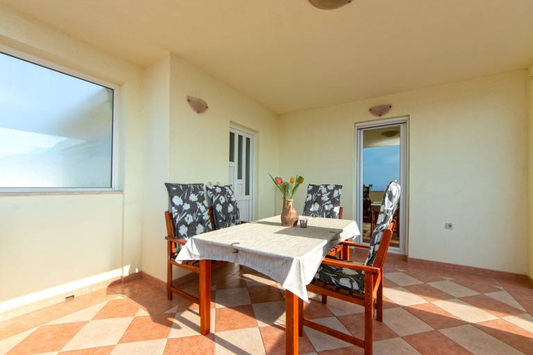 Fully equipped holiday apartment with garden, patio & barbeque | Mountain view | Next to the beach | Pet-friendly — photo 4
