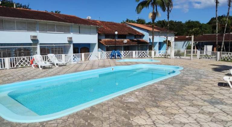 Vacation home with pool — photo 3