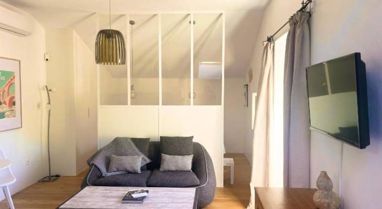 Rental apartment with 1 room for 2 persons in Vers-Pont-du-Gard