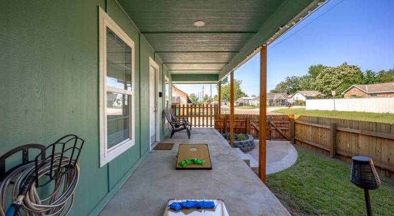 Charming vacation home with hot tub | Dogs allowed — photo 5