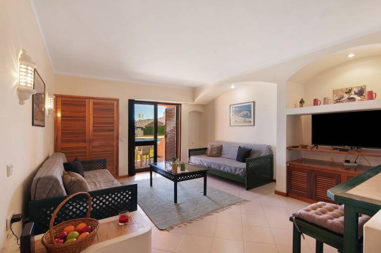Apartment 'Bela Vista House T2' with Shared Pool, Private Terrace and Wi-Fi — photo 4