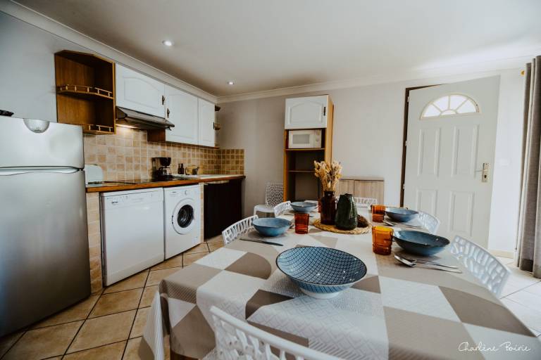 Holiday Home 'Gite Villa T3' with Shared Pool, Wi-Fi and Air Conditioning — photo 4