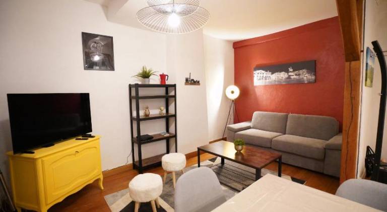 Holiday apartment with 2 rooms for 6 persons in Olivet