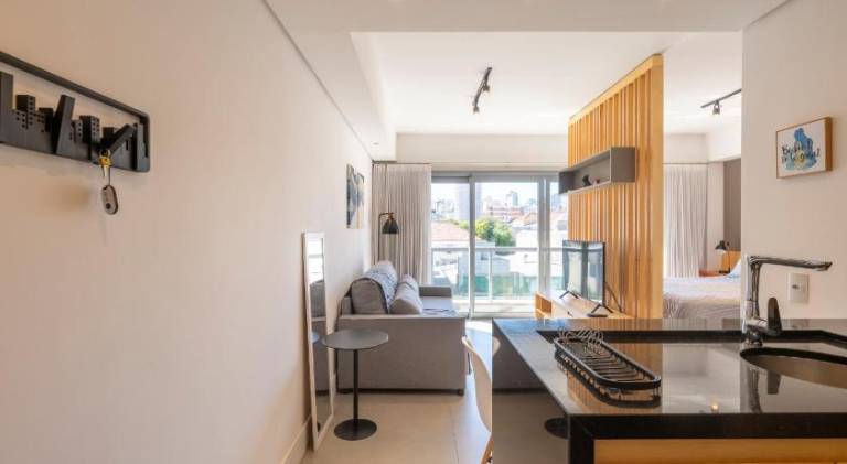 Apartment with pool — photo 3