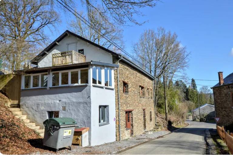 House with yard, jacuzzi & sauna in Liege